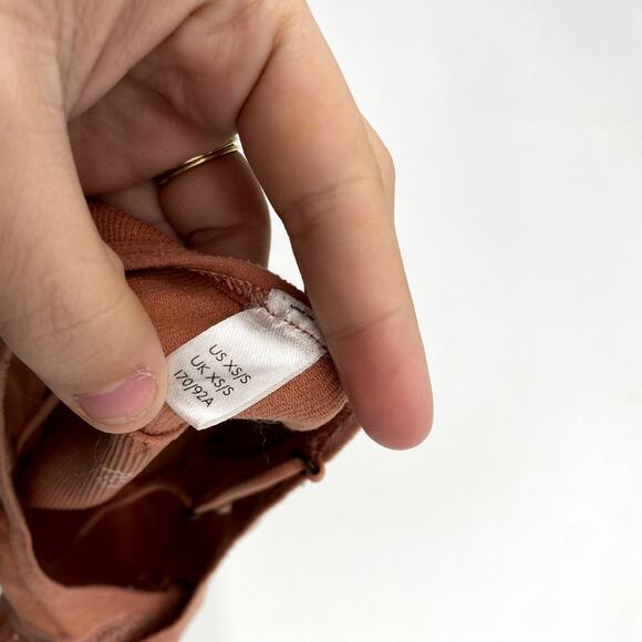 Urban Outfitters pink ribbed lace trim bralette - Picture 3 of 4